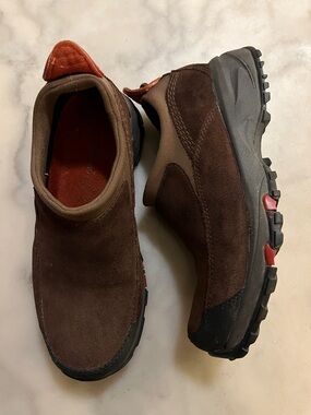 L.L. Bean Women’s Brown Suede Slip-On Rugged Hiking Sneakers with Red